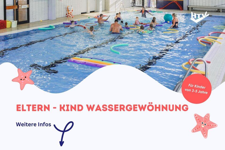 Kinder beim schwimmen lernen in einem Schwimmbad mit Schwimmhilfen, angeleitet von Erwachsenen.