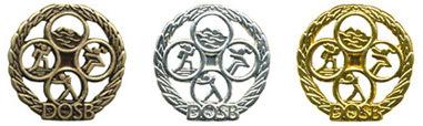 Drei Medaillen des DOSB in Bronze, Silber und Gold mit sportlichen Symbolen und einem Ring aus Lorbeerblättern.